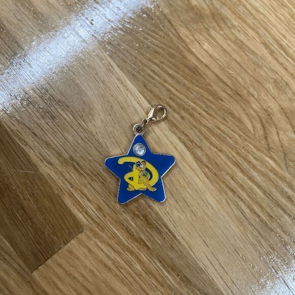 Disney Pluto Where Dreams Come True Metallic Multipurpose Charm Penny Size Small - Picture 1 of 2
